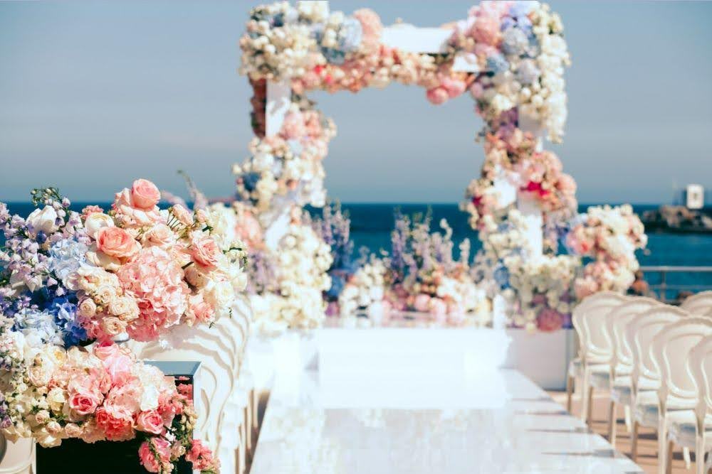 Aisle to Altar: Perfect Wedding Flower Options for Every Step of the Journey Aisle to Altar: Perfect Wedding Flower Options for Every Step of the Journey